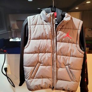 Air Jordan Boys Sz Large Therma-fit Puffer Vest Jacket